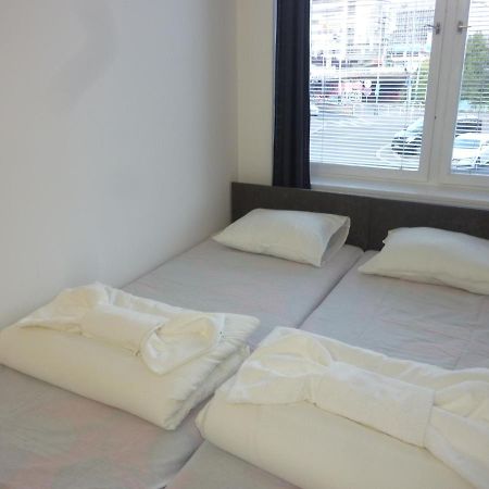 Apartment Van N Прага Екстериор снимка