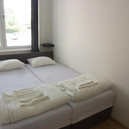 Apartment Van N Прага Екстериор снимка