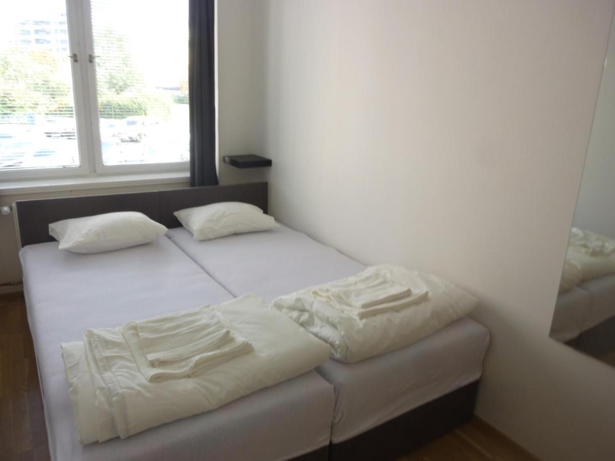 Apartment Van N Прага Екстериор снимка